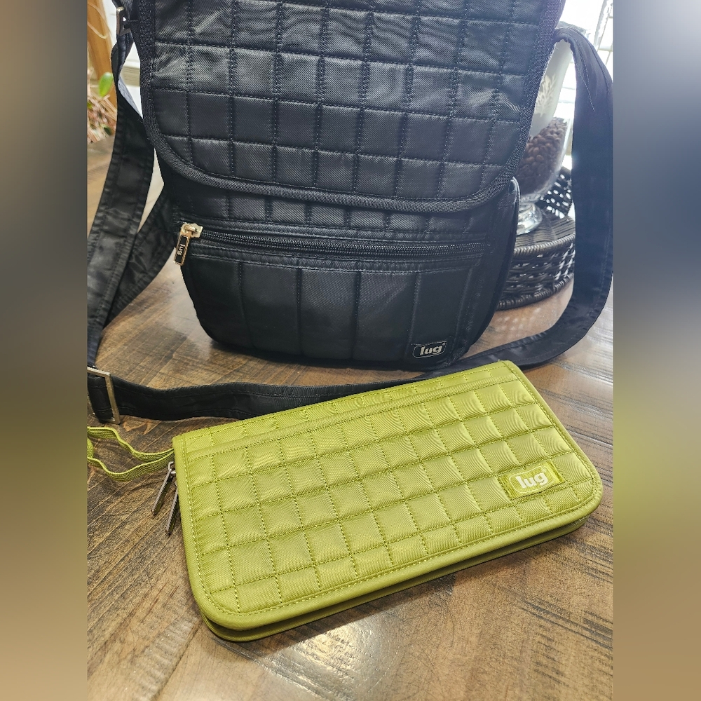 Lug SET Medium Black Messenger Bag w Green Travel Wallet